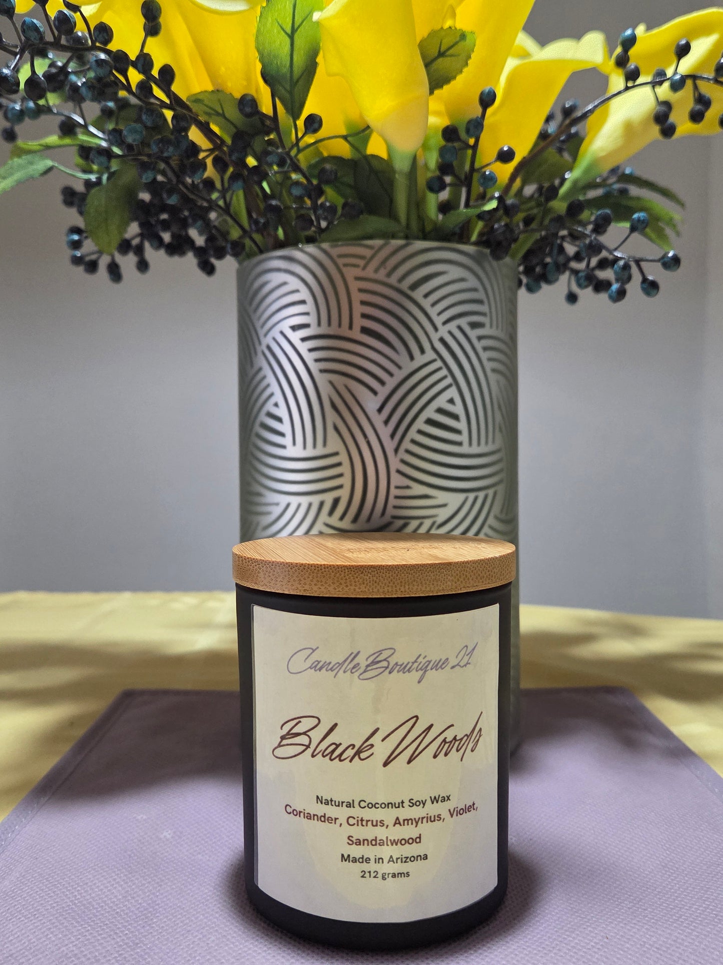 BOUTIQUE CANDLE-BLACK WOODS